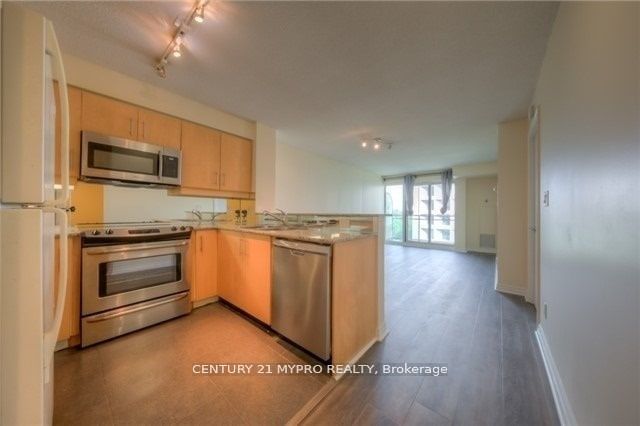 300 Bloor St E, unit 806 for rent