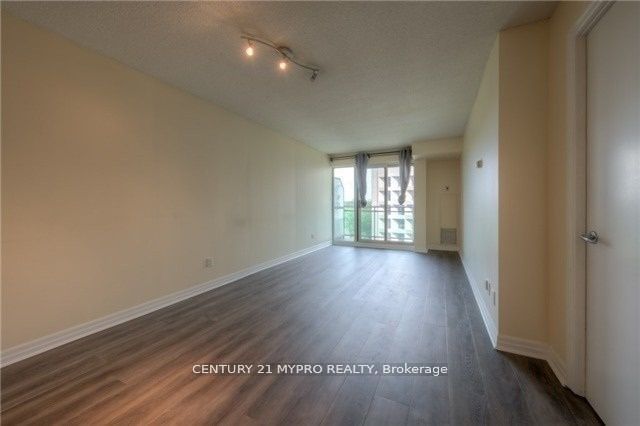 300 Bloor St E, unit 806 for rent