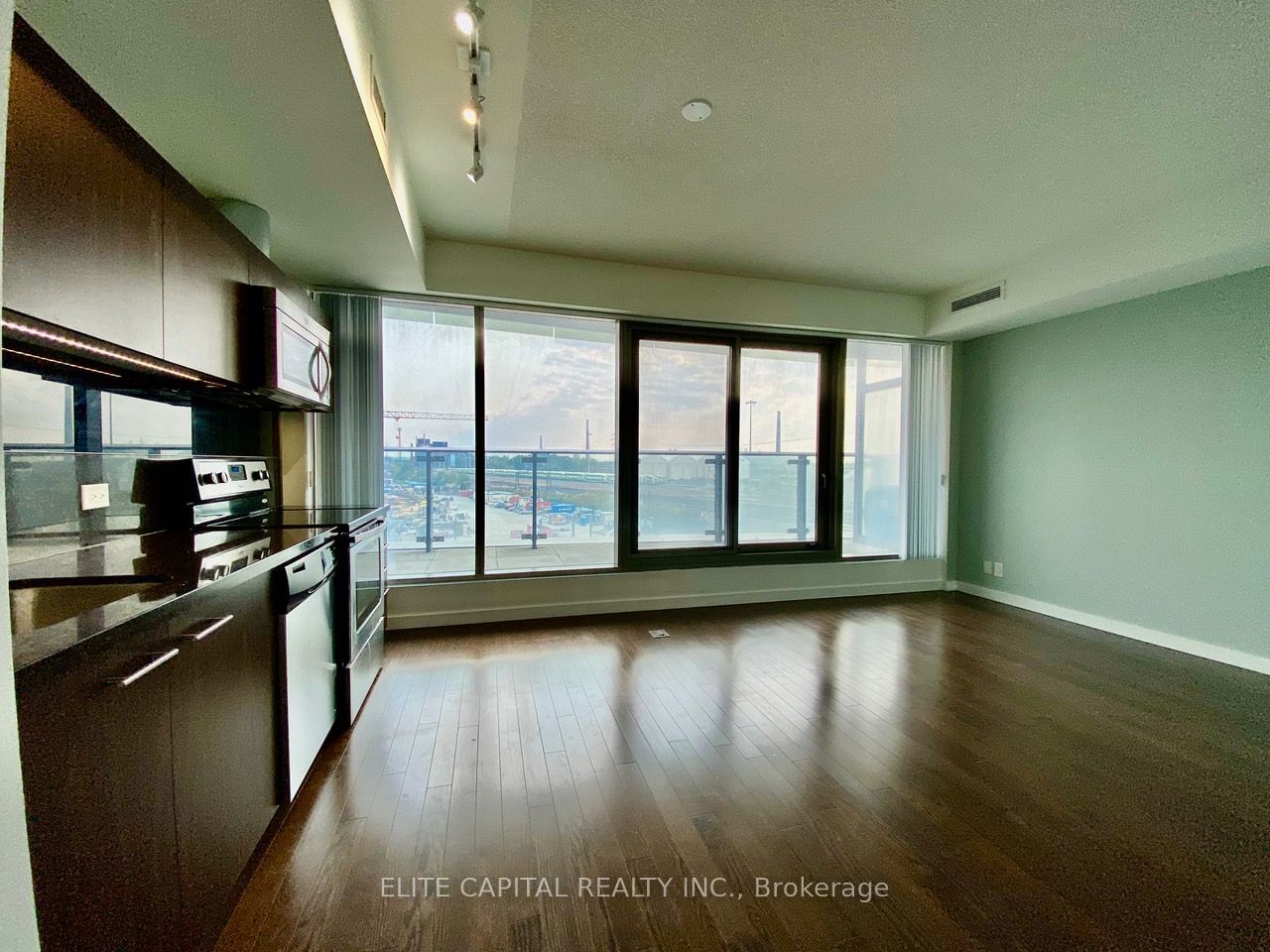 390 Cherry St, unit 405 for rent - image #7