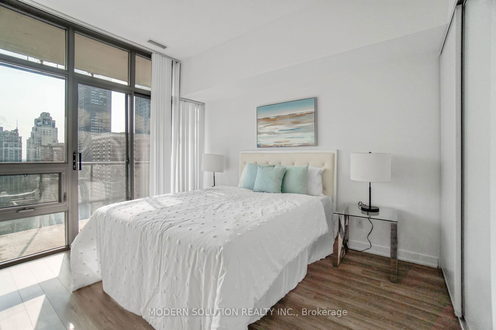 33 Charles St E, unit 1408 for sale - image #13