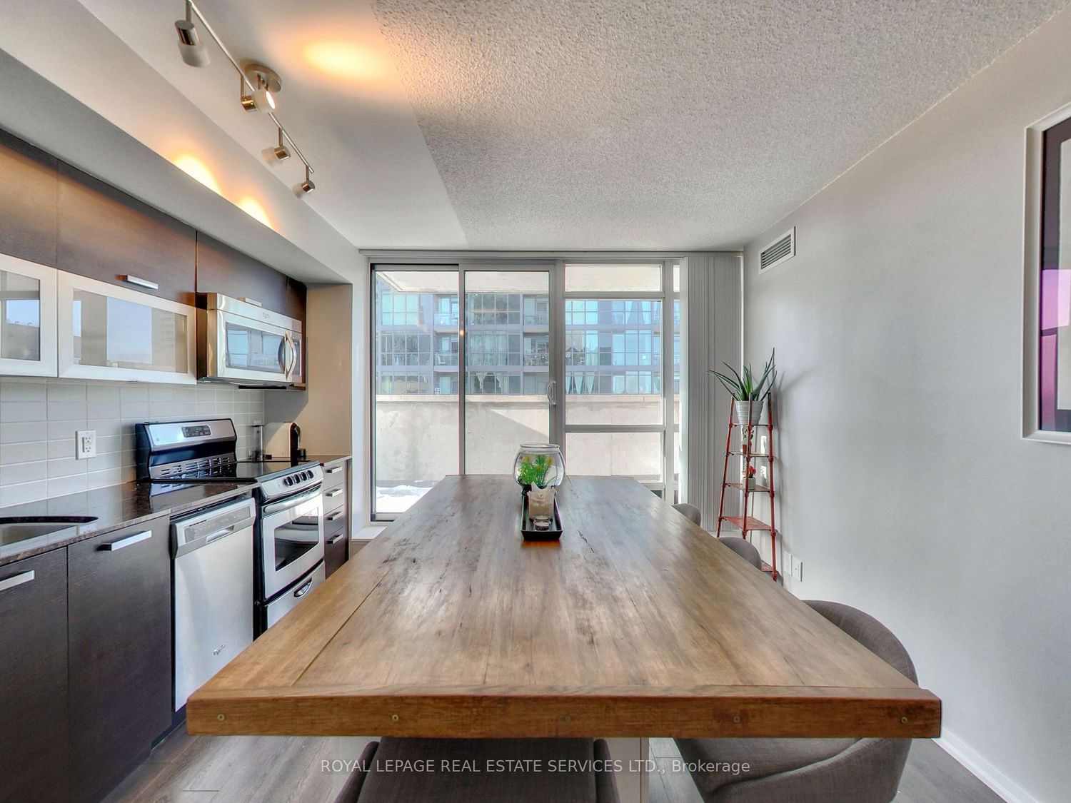 68 Abell St, unit 917 for rent - image #11