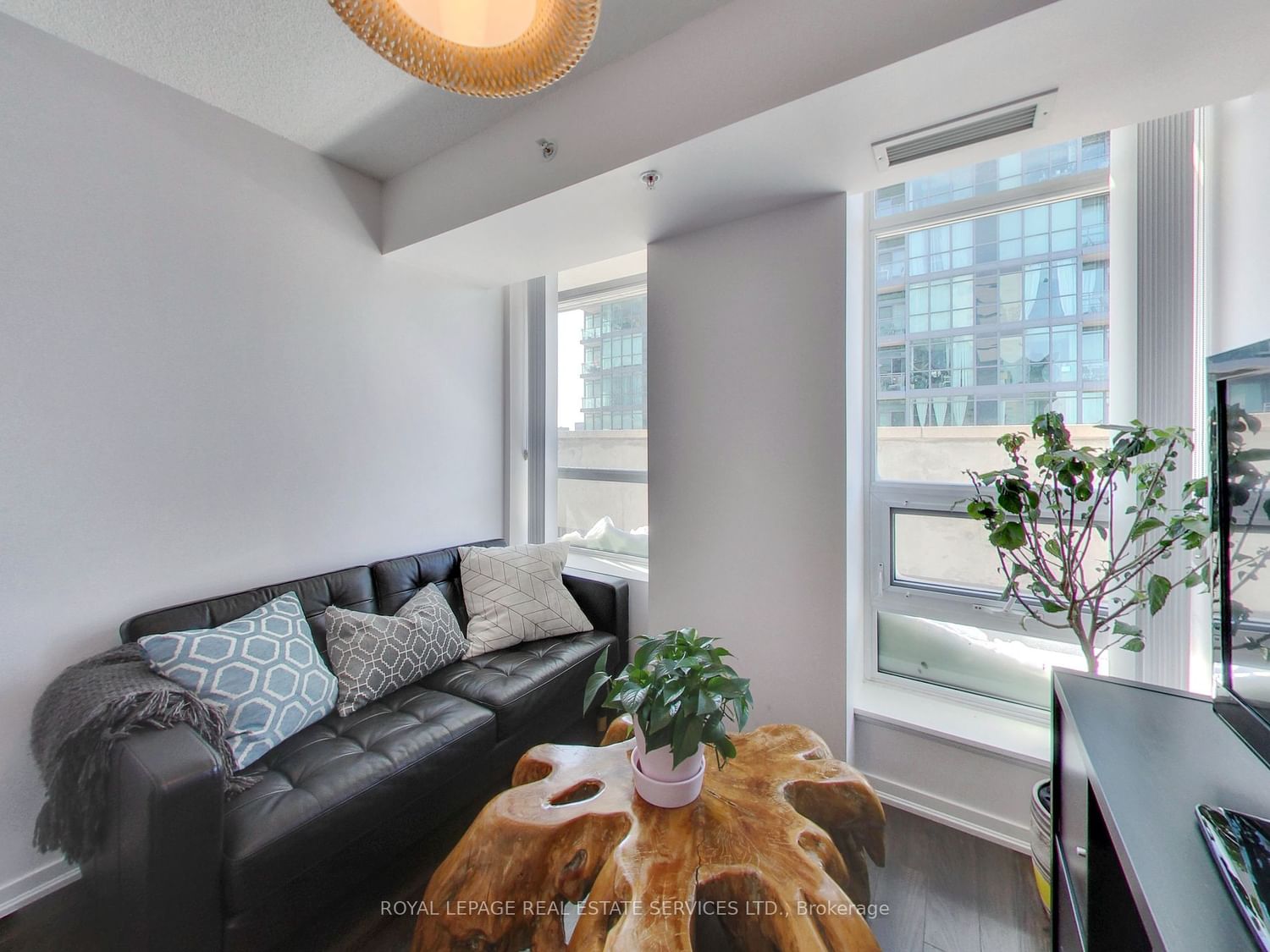 68 Abell St, unit 917 for rent - image #18