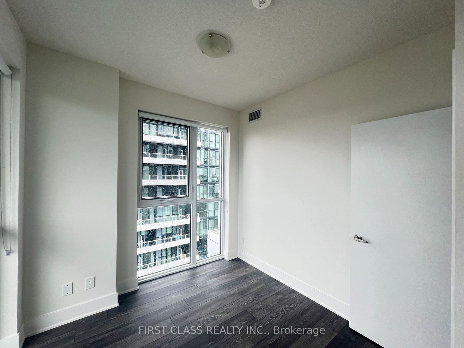 188 Fairview Mall Dr, unit 1815 for rent - image #4