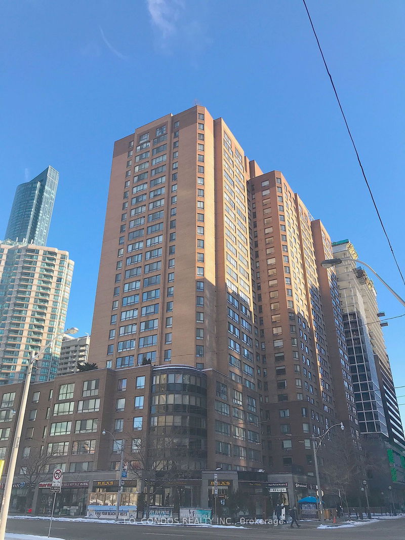 633 Bay St, unit 511 for sale