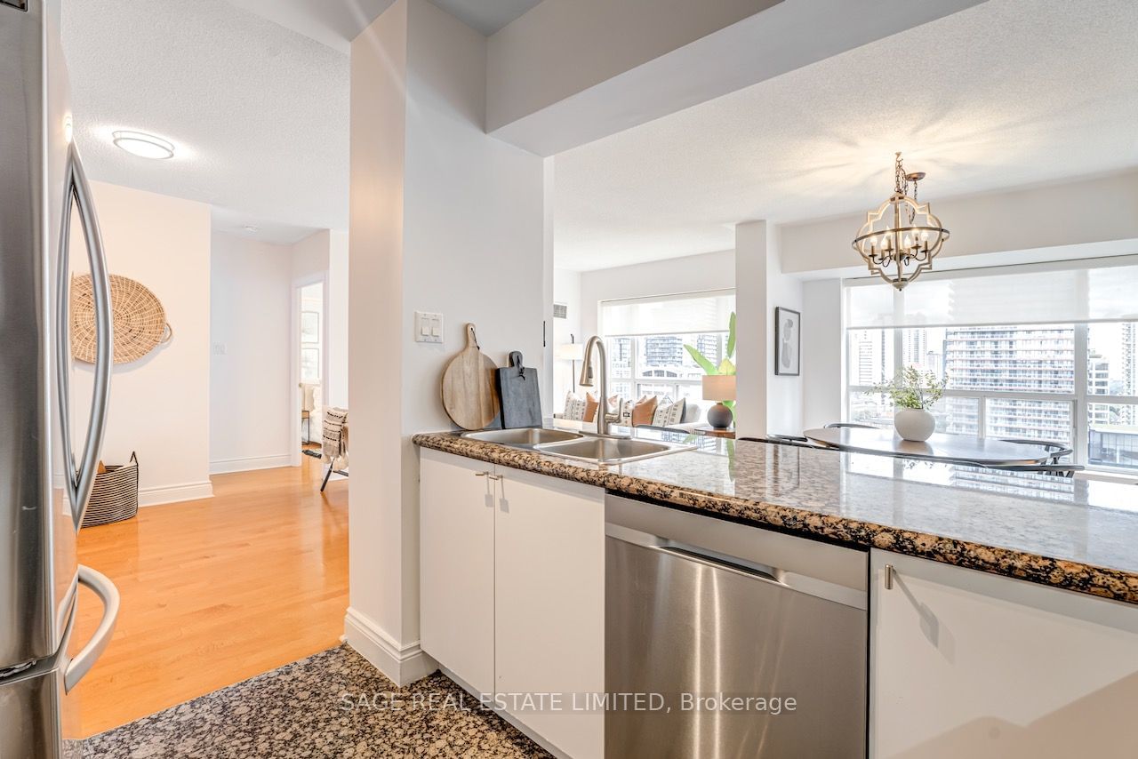 889 Bay St, unit 1612 for sale - image #15