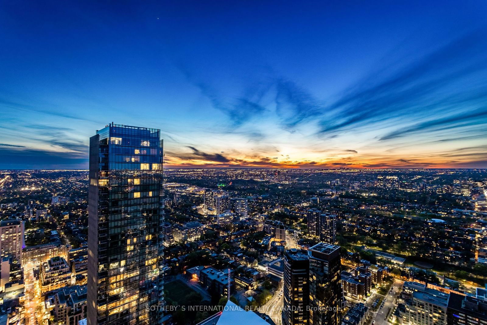 1 Yorkville Condos, Downtown, Toronto