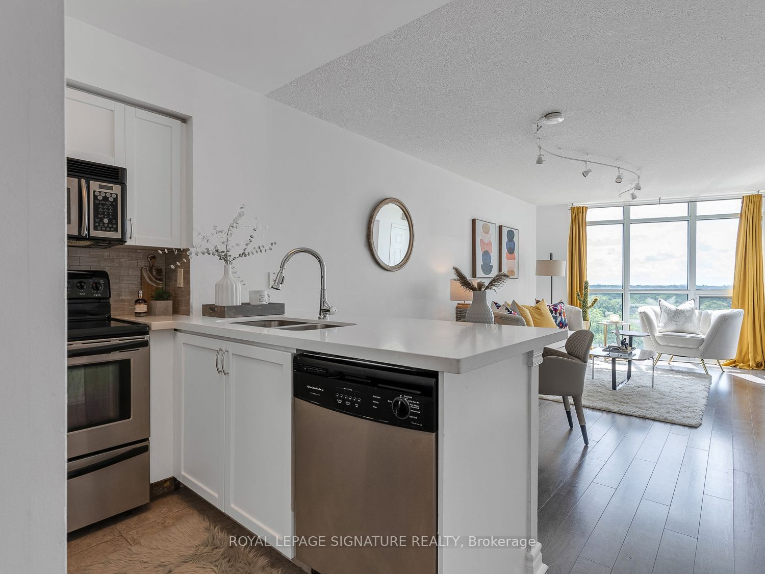 28 Harrison Garden Blvd, unit 1207 for sale - image #13