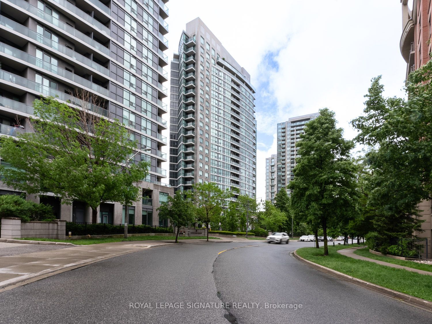 28 Harrison Garden Blvd, unit 1207 for sale - image #2