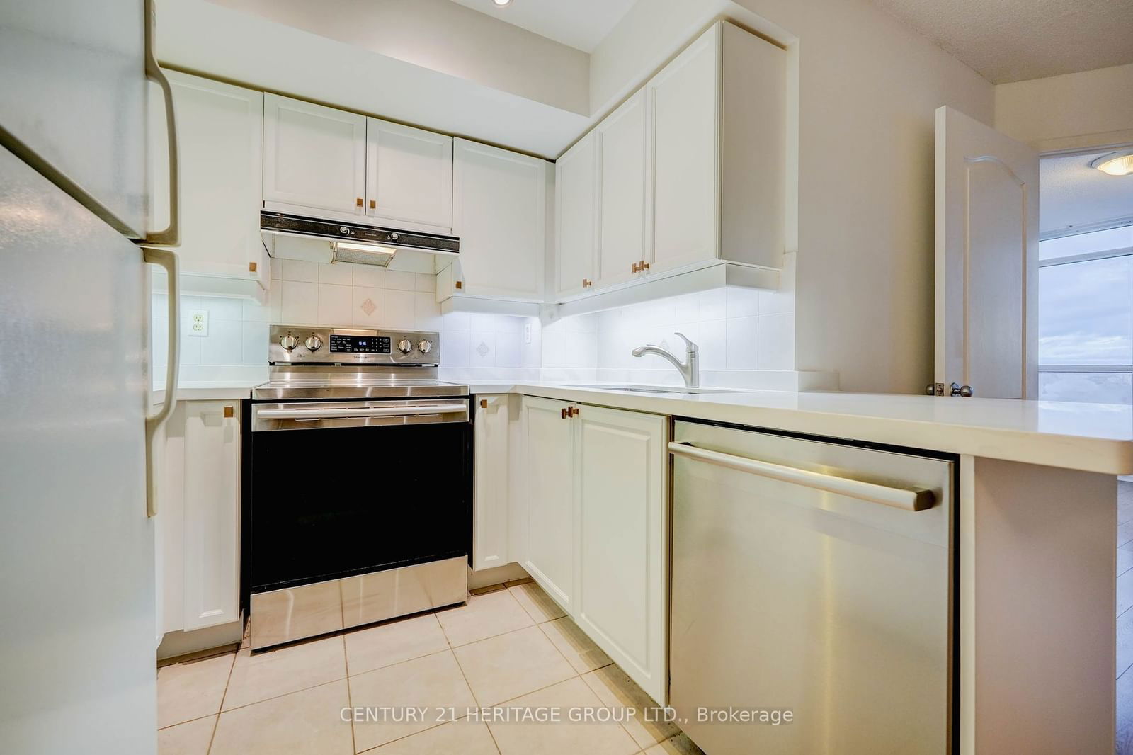 1 Rean Dr, unit 606 for sale - image #12