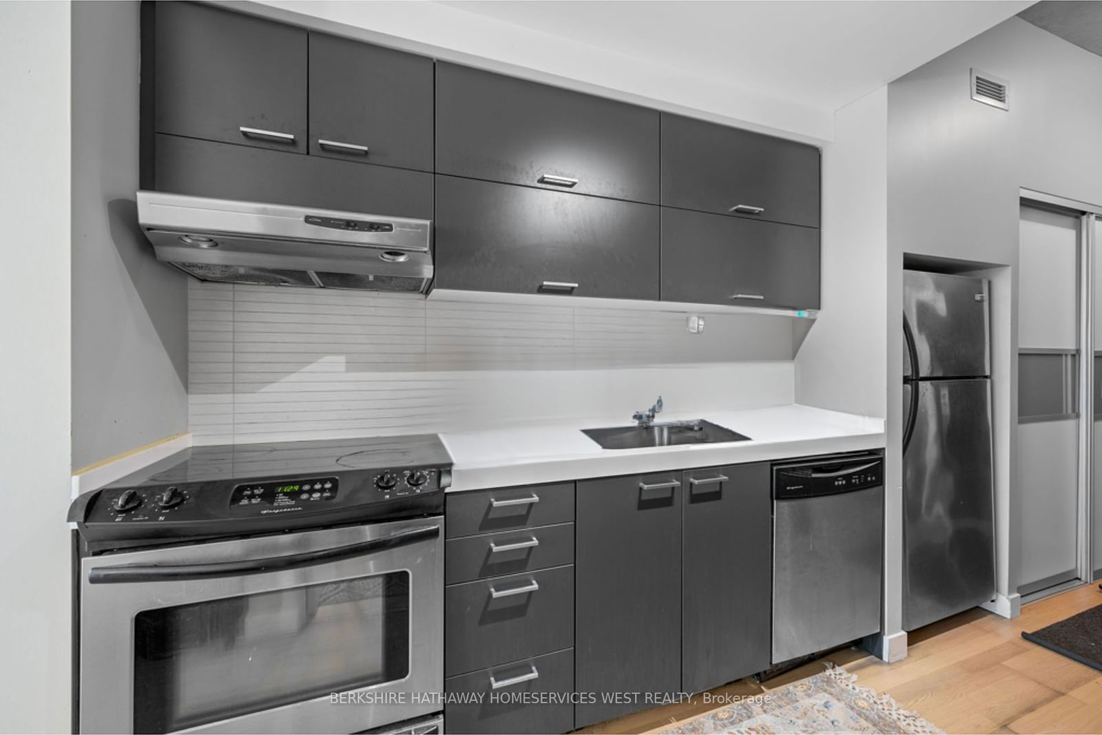 55 Stewart St, unit 303 for rent