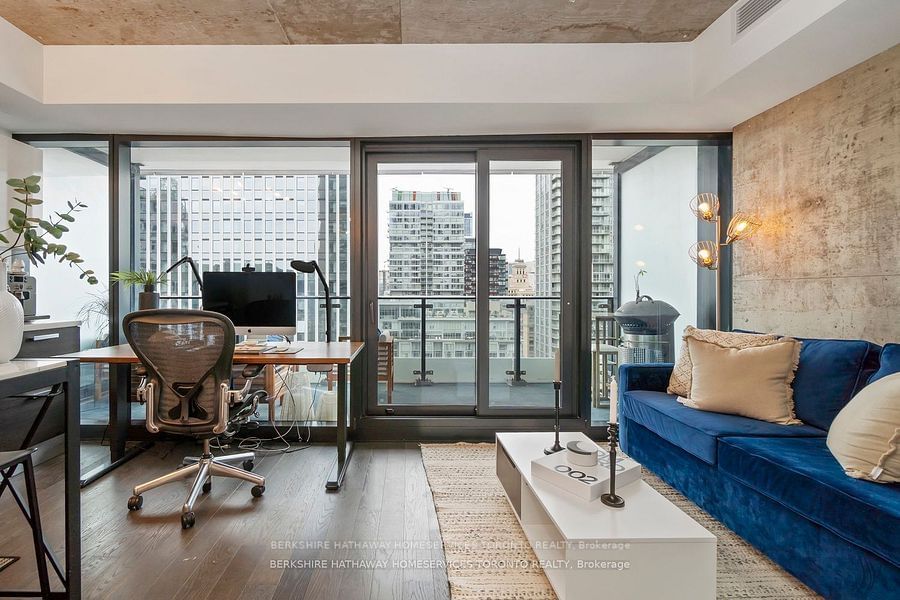 224 King St W, unit 1702 for sale - image #20