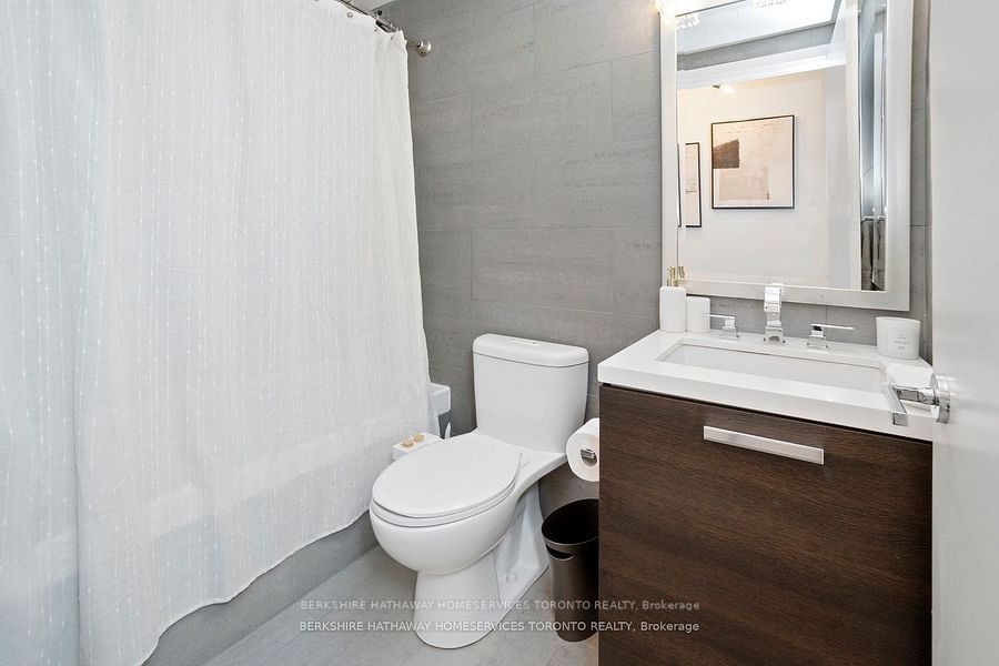 224 King St W, unit 1702 for sale - image #21