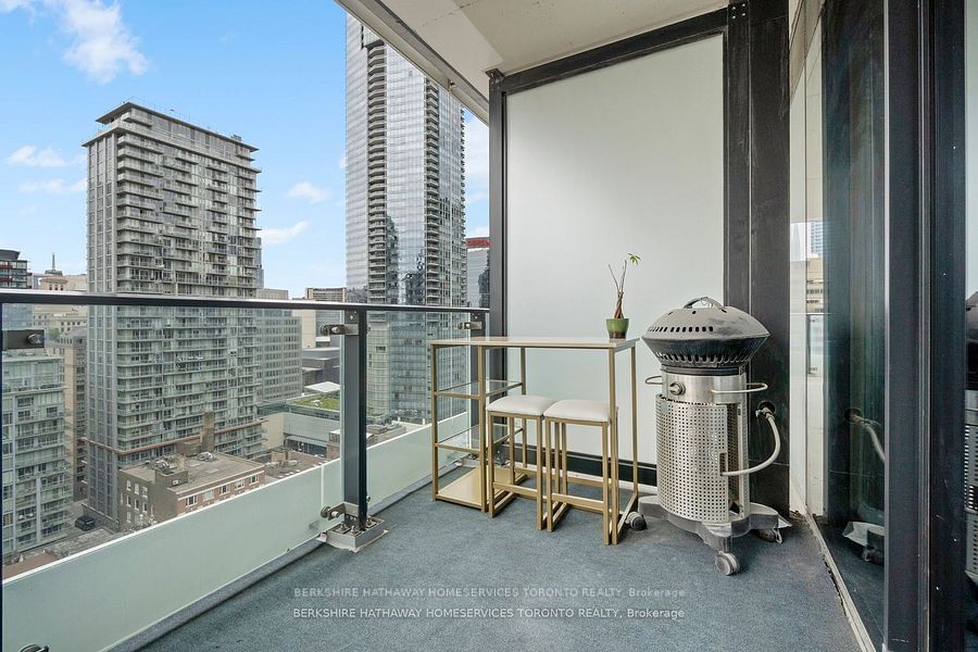 224 King St W, unit 1702 for sale - image #27