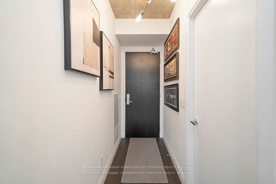 224 King St W, unit 1702 for sale - image #5