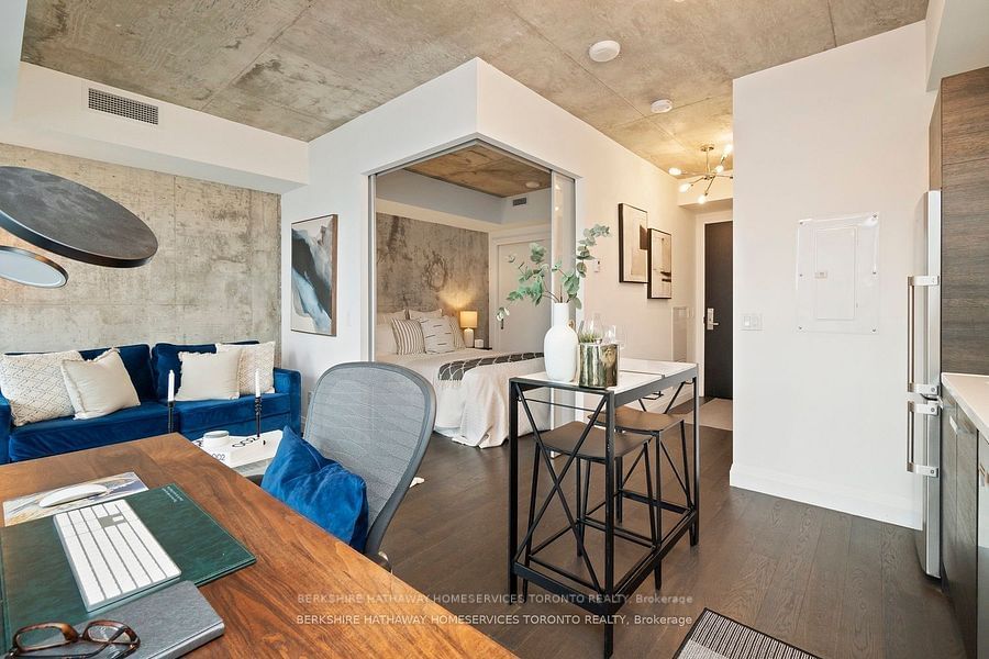 224 King St W, unit 1702 for sale - image #7