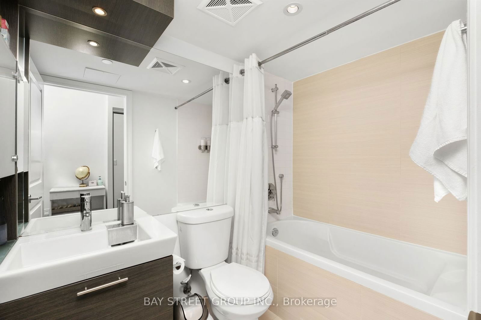 386 Yonge St, unit 4115 for sale - image #16