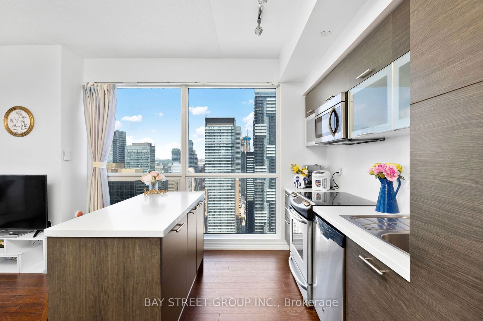 386 Yonge St, unit 4115 for sale - image #2