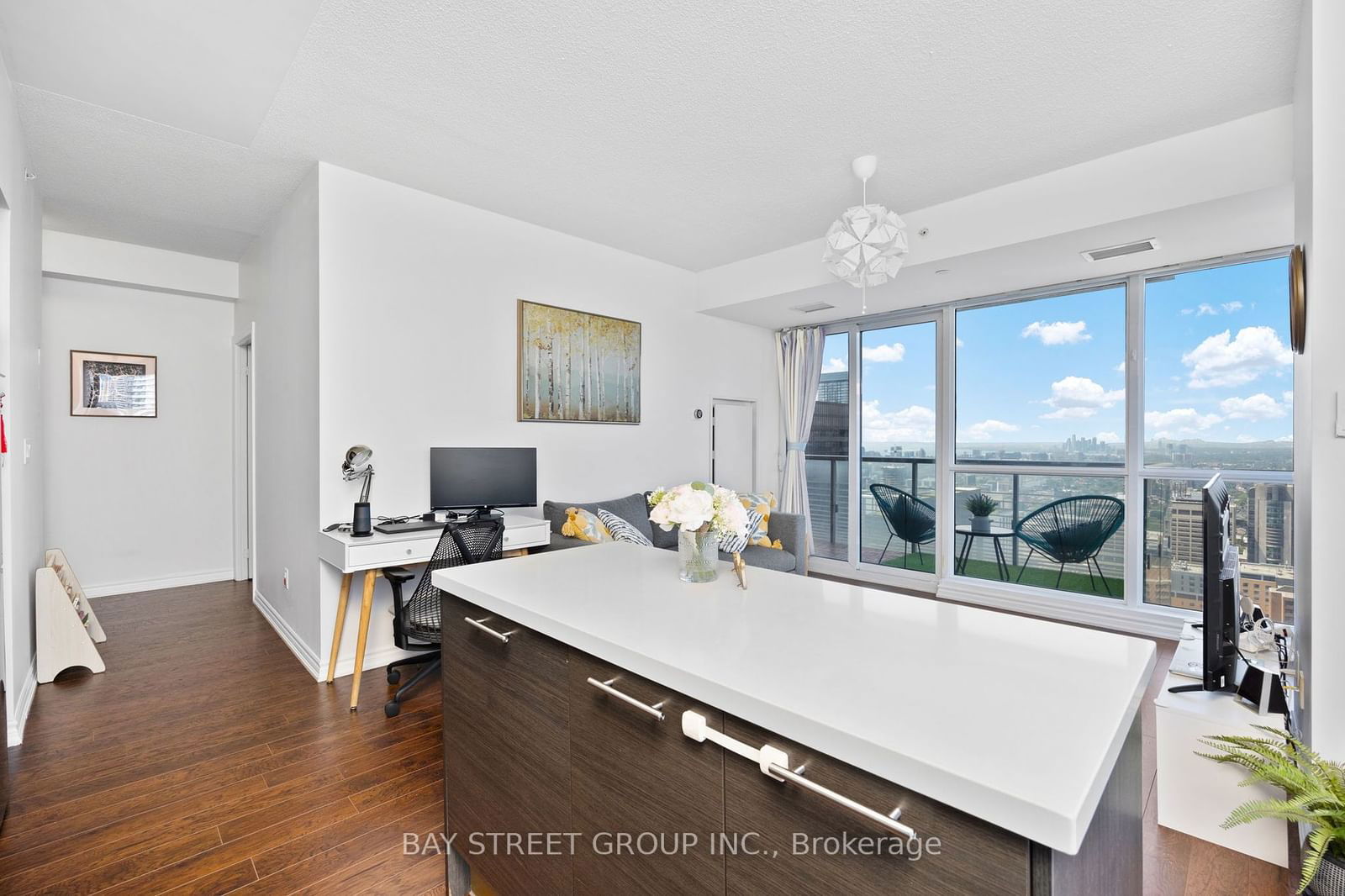 386 Yonge St, unit 4115 for sale - image #4