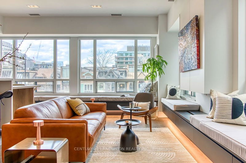 102 Bloor St W, unit 203 for sale - image #1