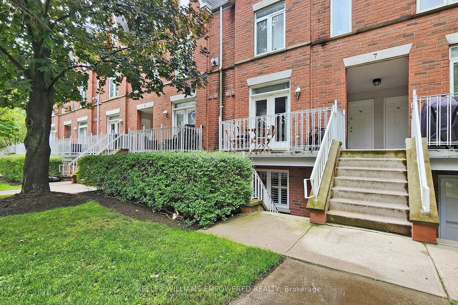 King West Townhomes, Downtown, Toronto