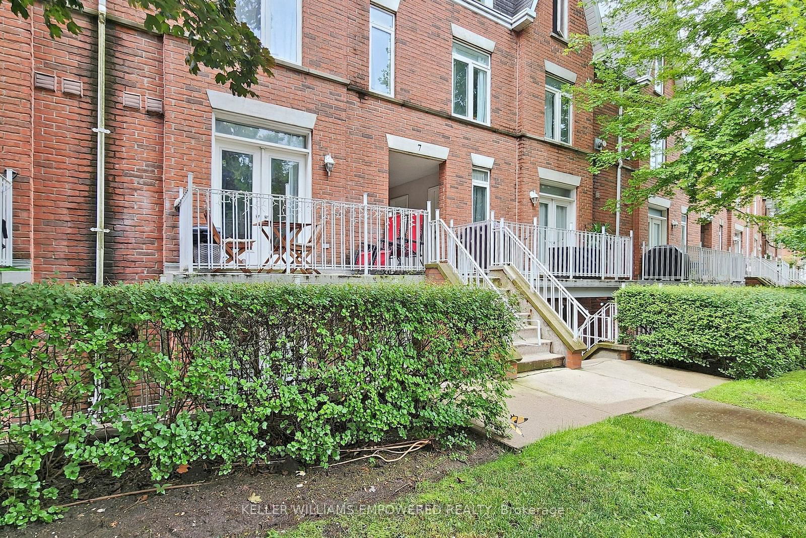 King West Townhomes, Downtown, Toronto