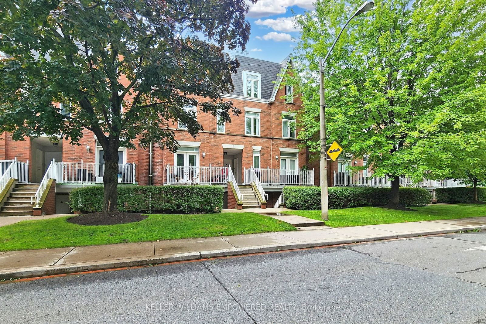 King West Townhomes, Downtown, Toronto