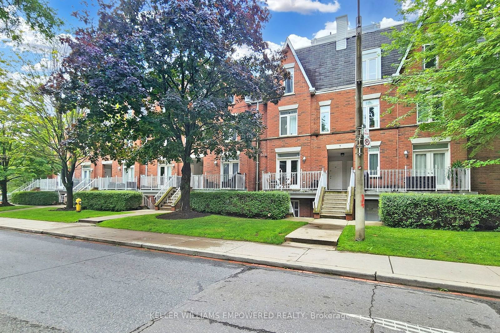 King West Townhomes, Downtown, Toronto