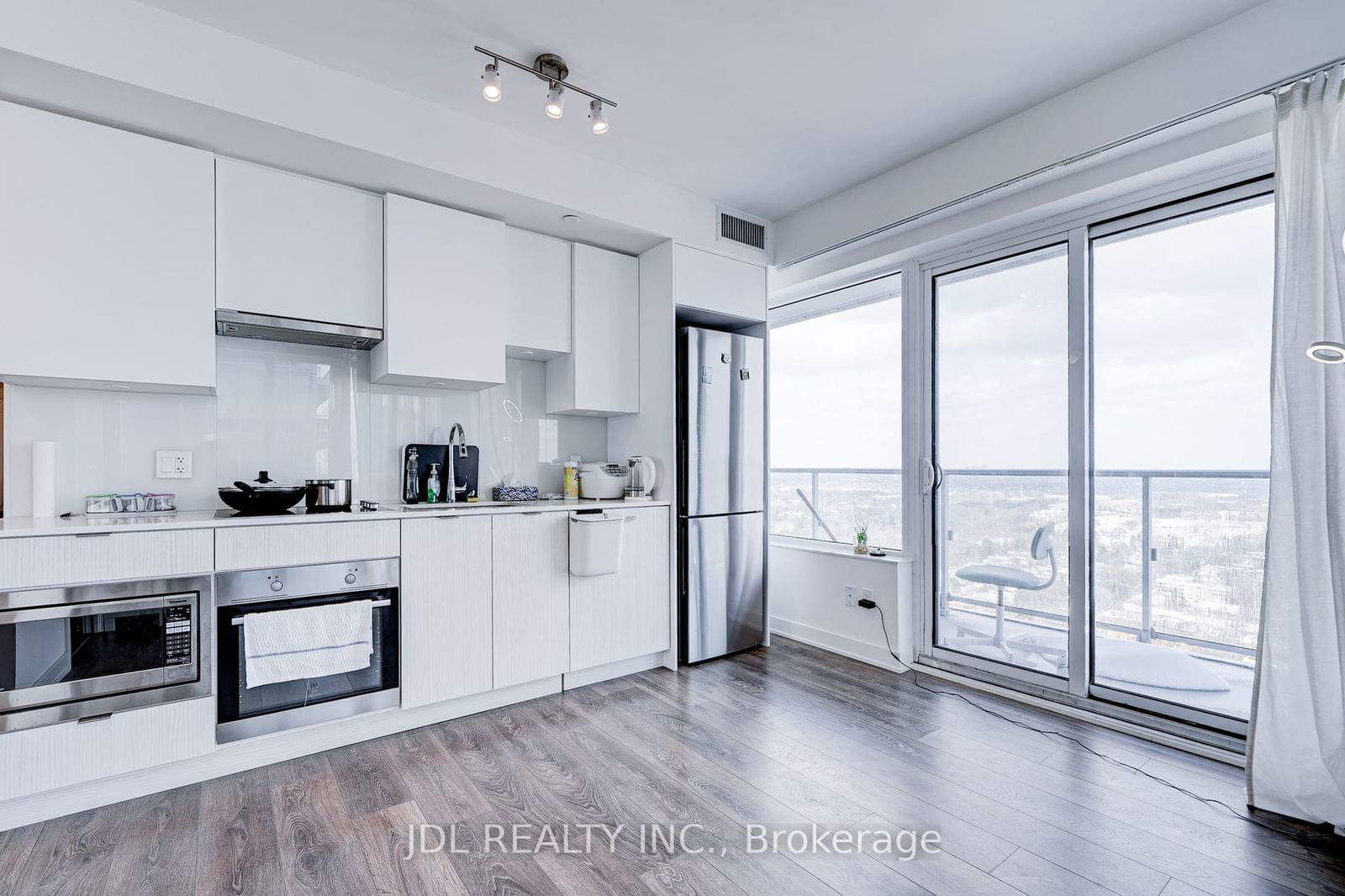 99 Broadway Ave, unit 3104 for sale - image #4