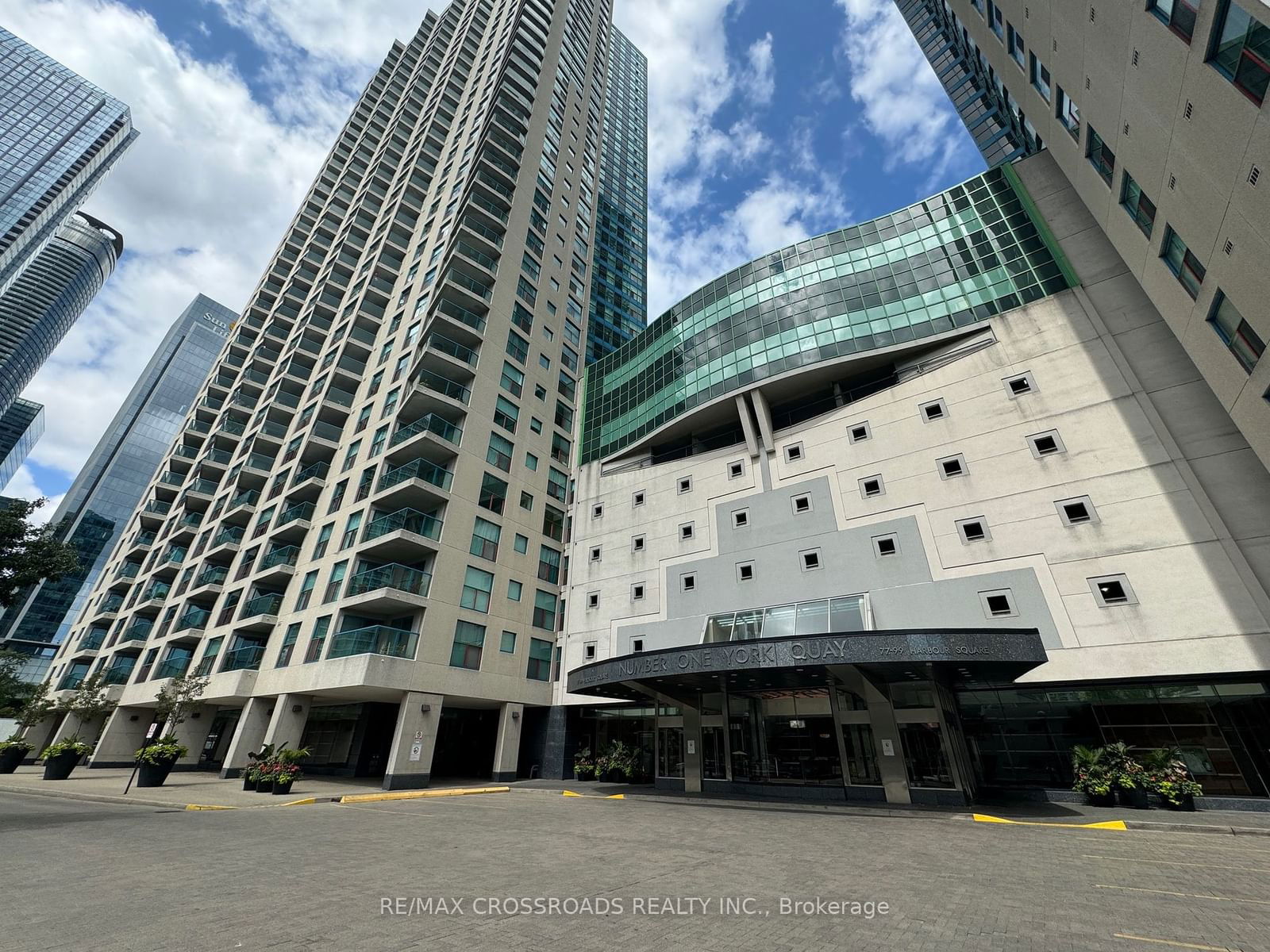 77 Harbour Sq, unit 2401 for rent - image #2