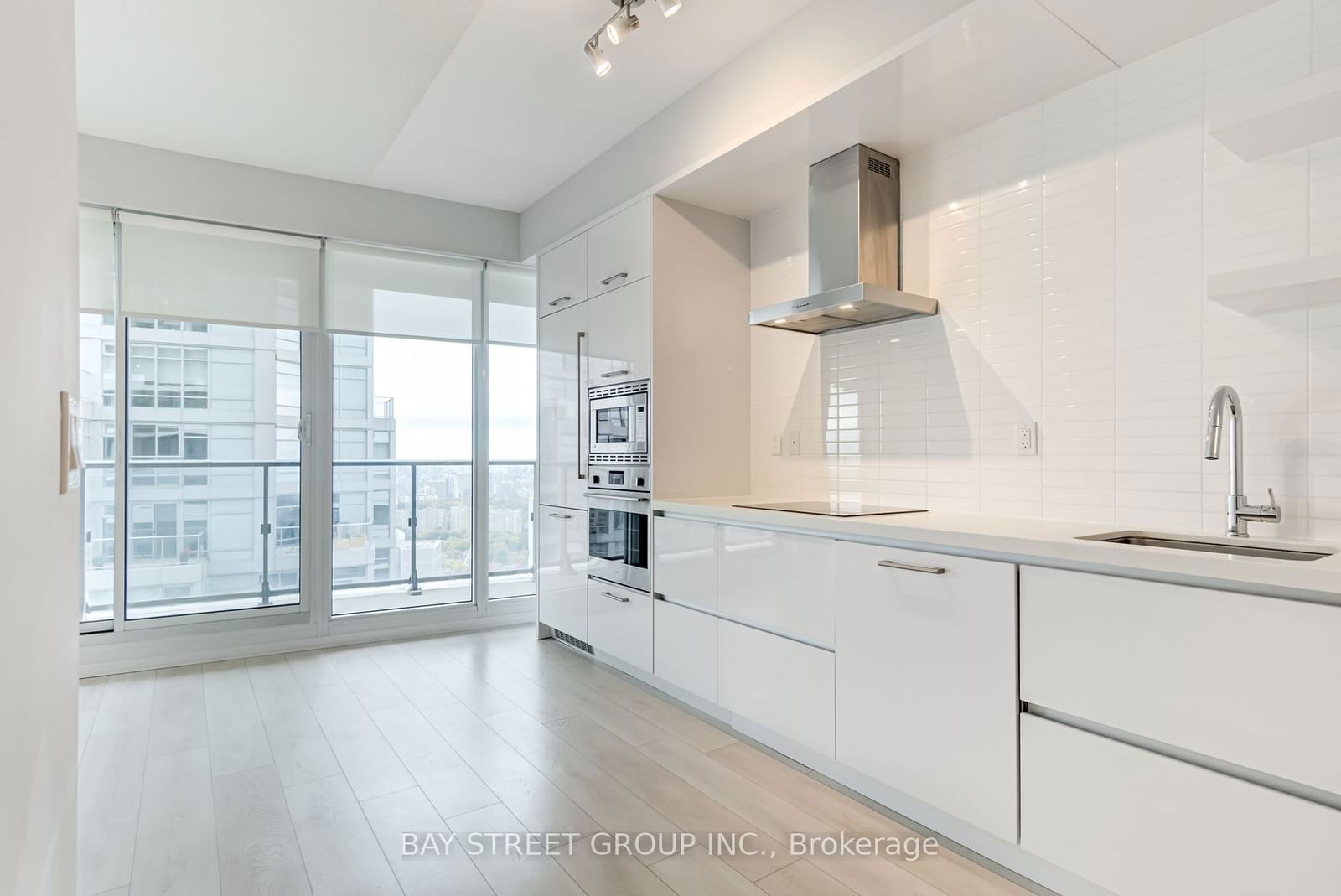 2221 Yonge St, unit 4206 for sale - image #17