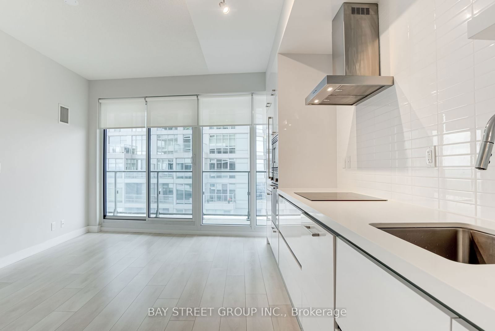 2221 Yonge St, unit 4206 for sale - image #18