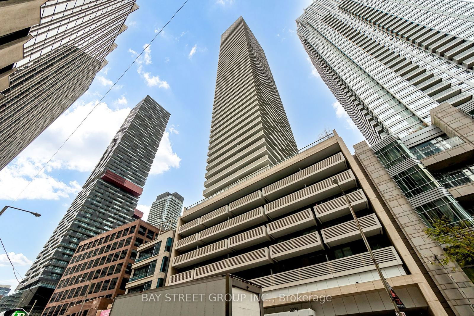 2221 Yonge St, unit 4206 for sale - image #3