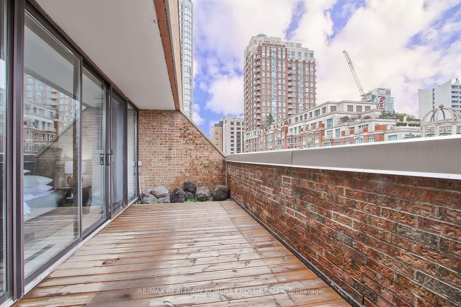 55A Avenue Rd, unit 406 for sale - image #32