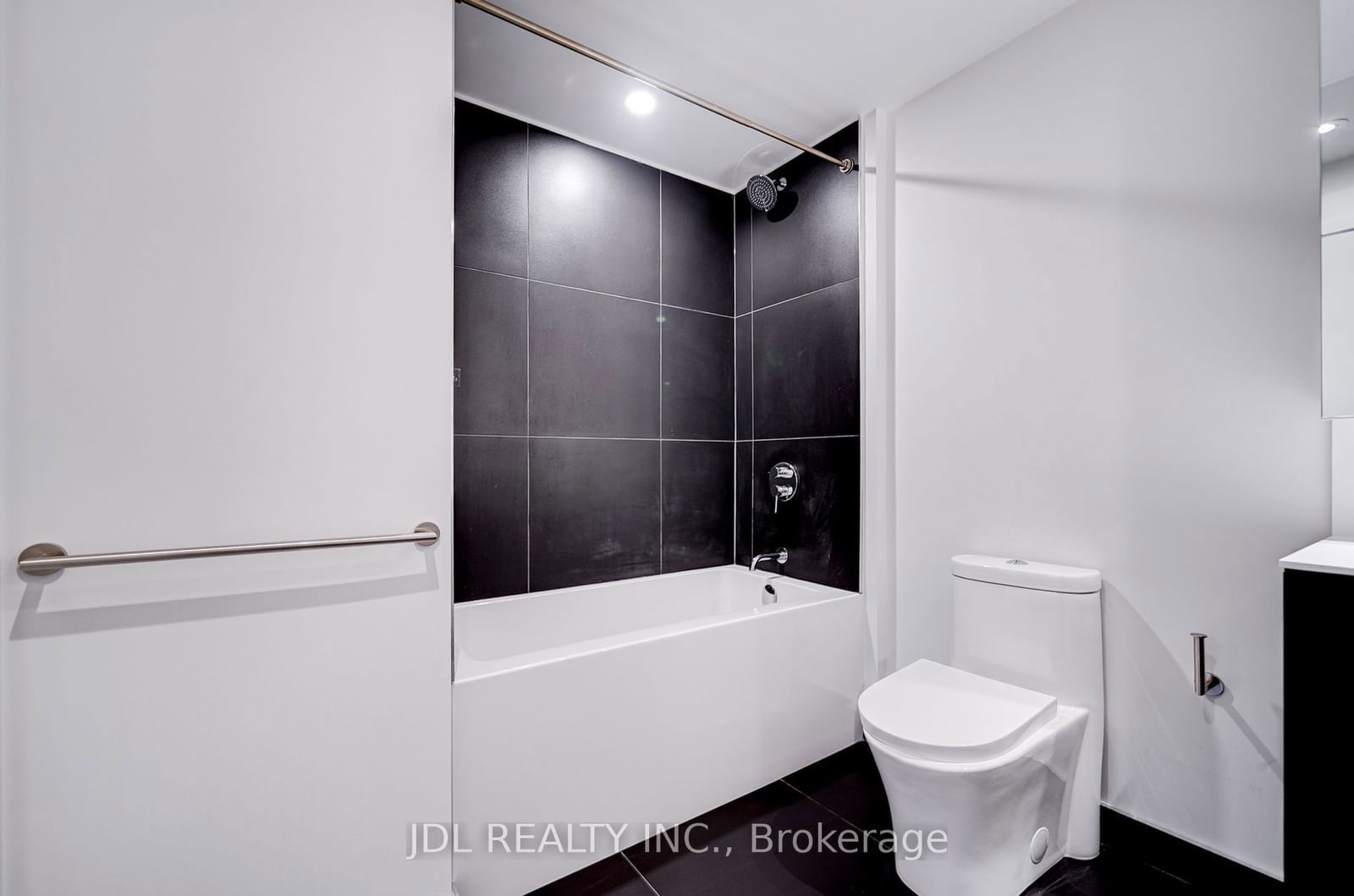 20 Edward St, unit 1503 for rent - image #37