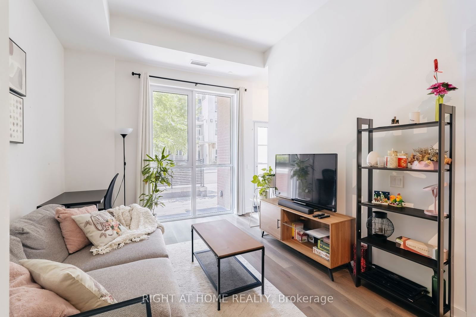 38 Iannuzzi St, unit 111 for rent - image #8