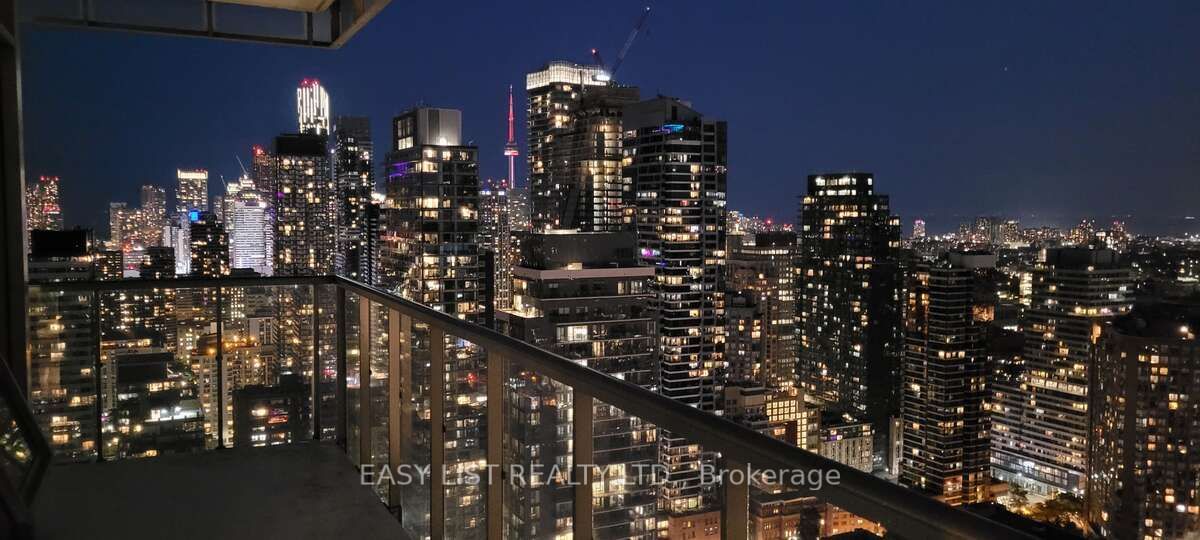 33 Charles St E, unit 3903 for sale