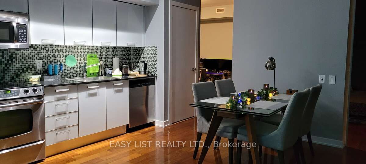 33 Charles St E, unit 3903 for sale - image #21