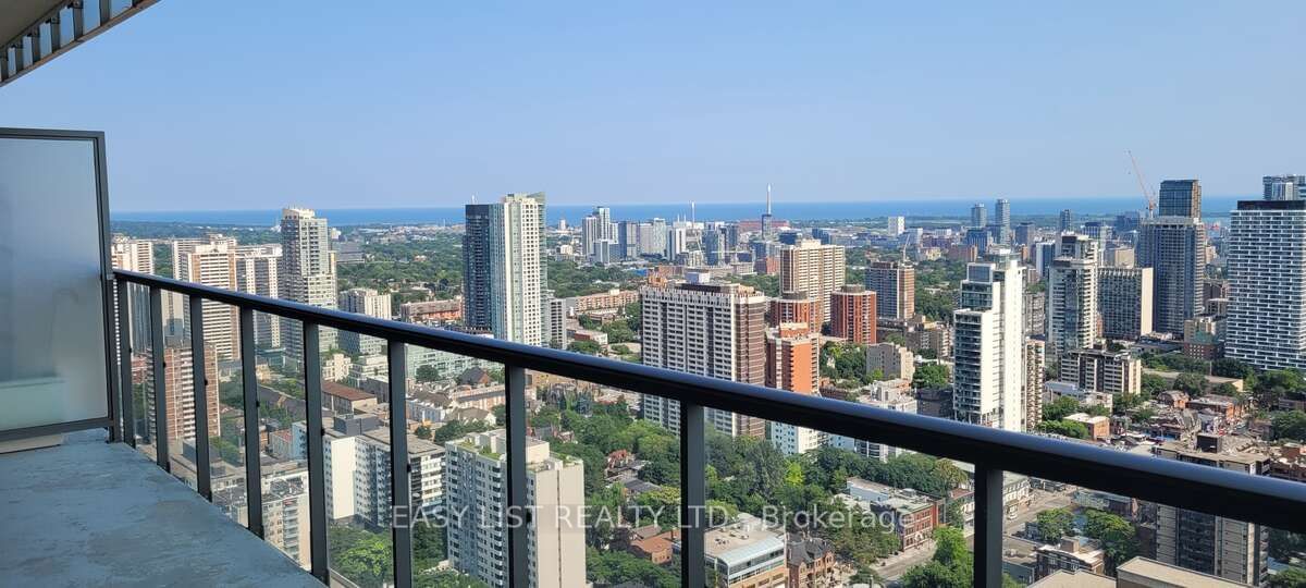 33 Charles St E, unit 3903 for sale