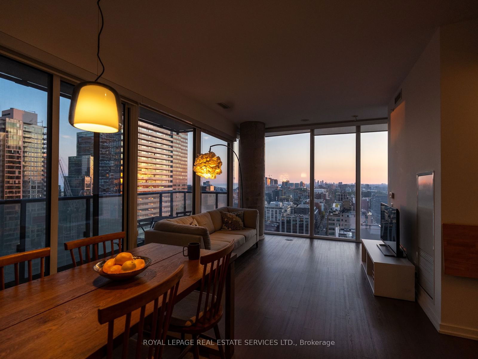 101 Peter St, unit 2309 for sale - image #4