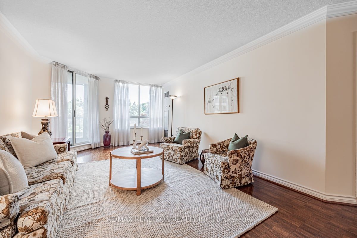 215 The Donway W, unit 215 for sale - image #5