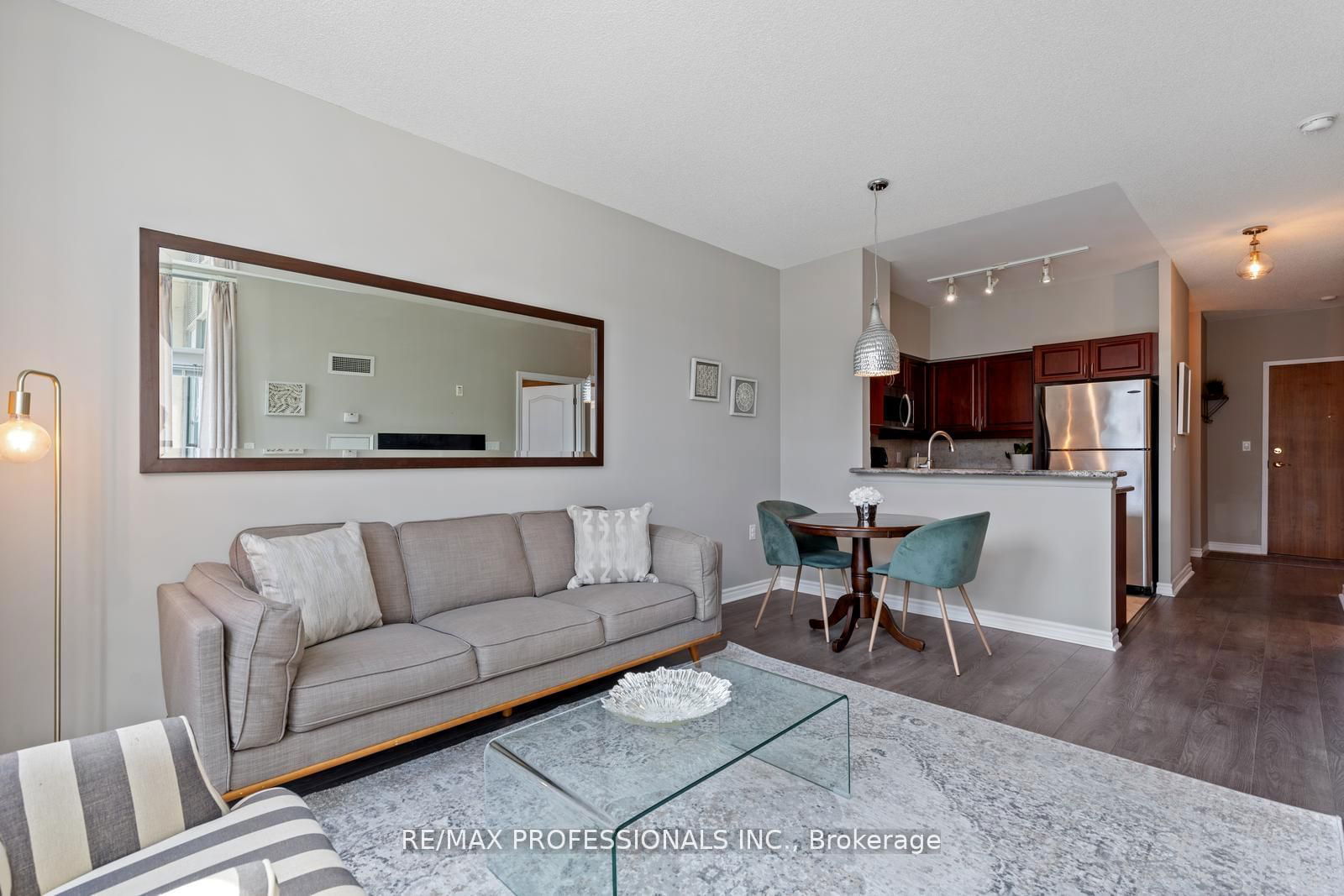 3830 Bathurst St, unit 108 for sale