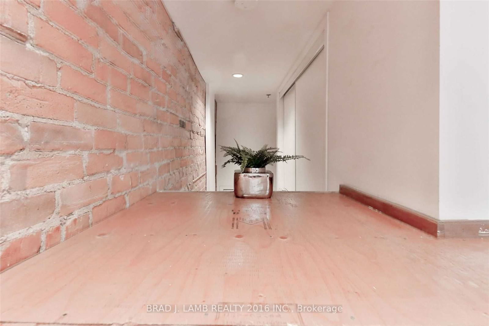 915 King St, unit 409 for sale - image #21