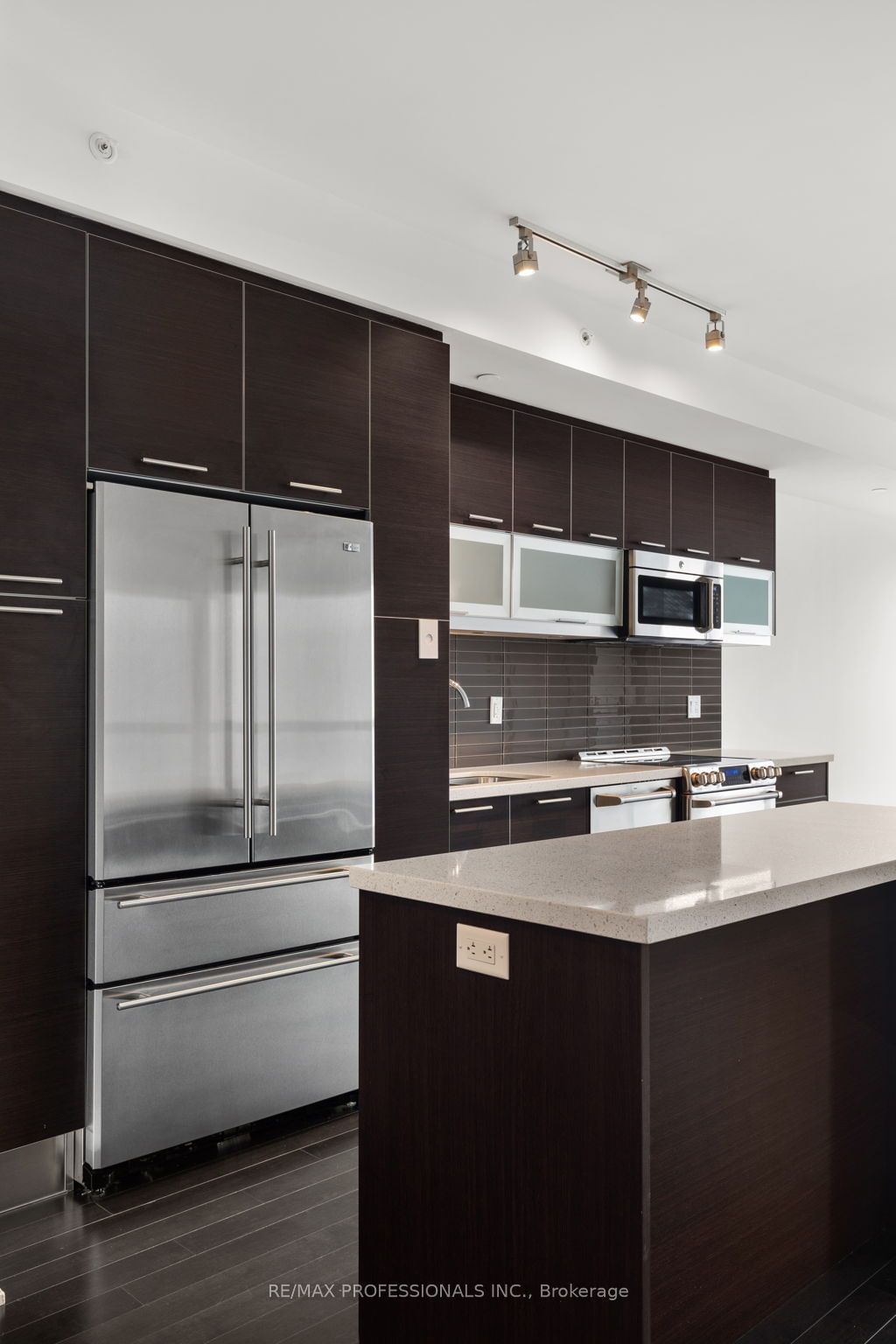 388 Yonge St, unit 6605 for sale - image #3