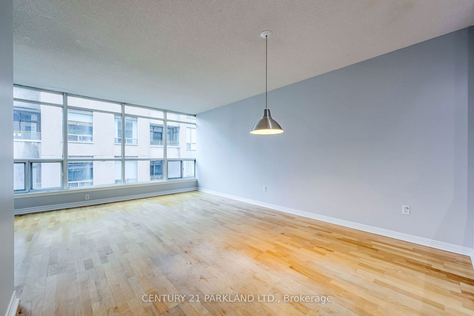 942 Yonge St, unit 506 for sale