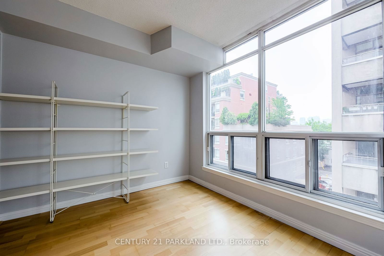 942 Yonge St, unit 506 for sale