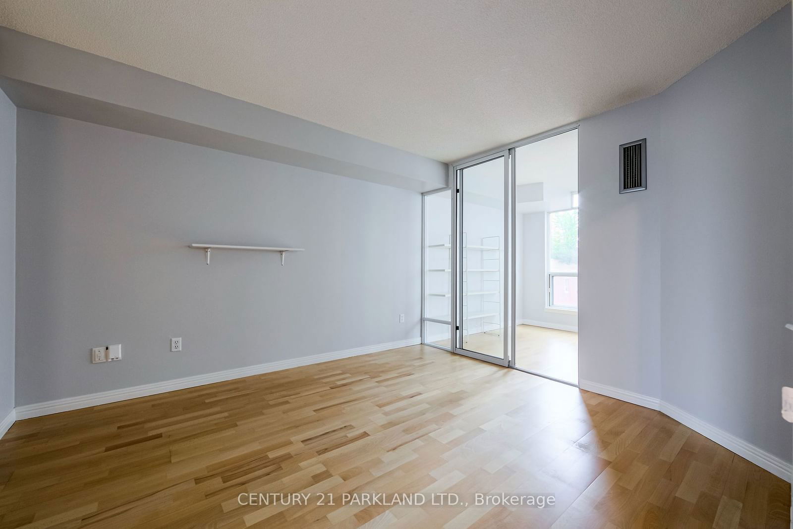 942 Yonge St, unit 506 for sale