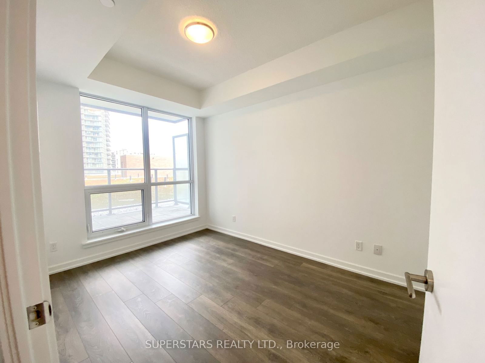 32 Forest Manor Rd, unit 604 for rent - image #6