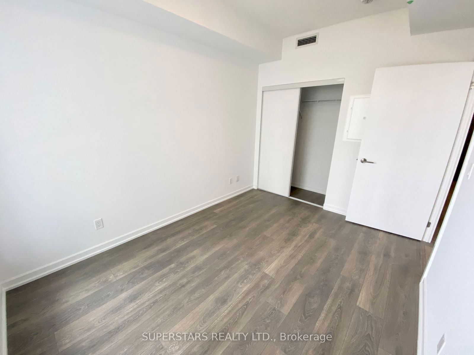 32 Forest Manor Rd, unit 604 for rent - image #7