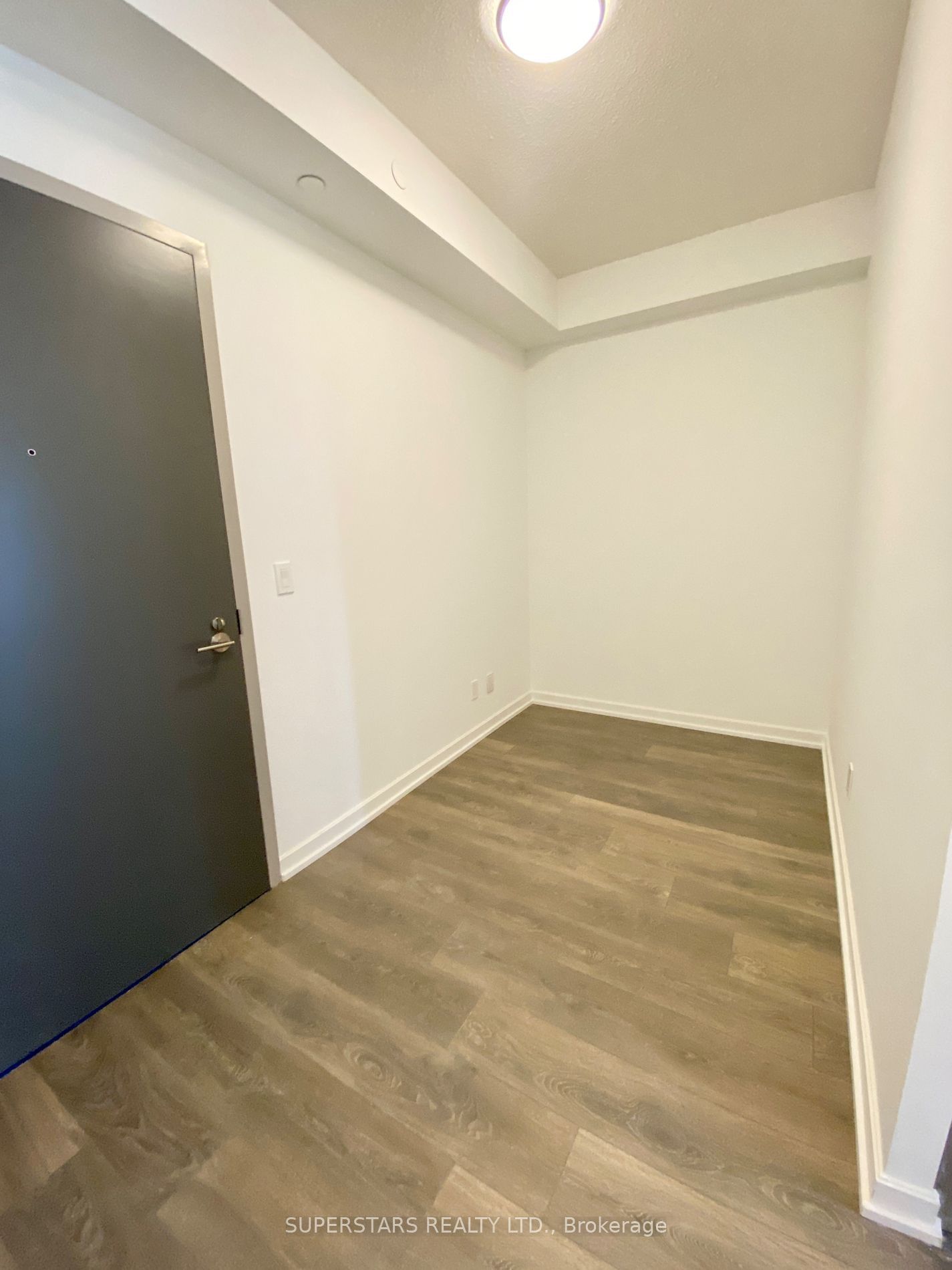 32 Forest Manor Rd, unit 604 for rent - image #8