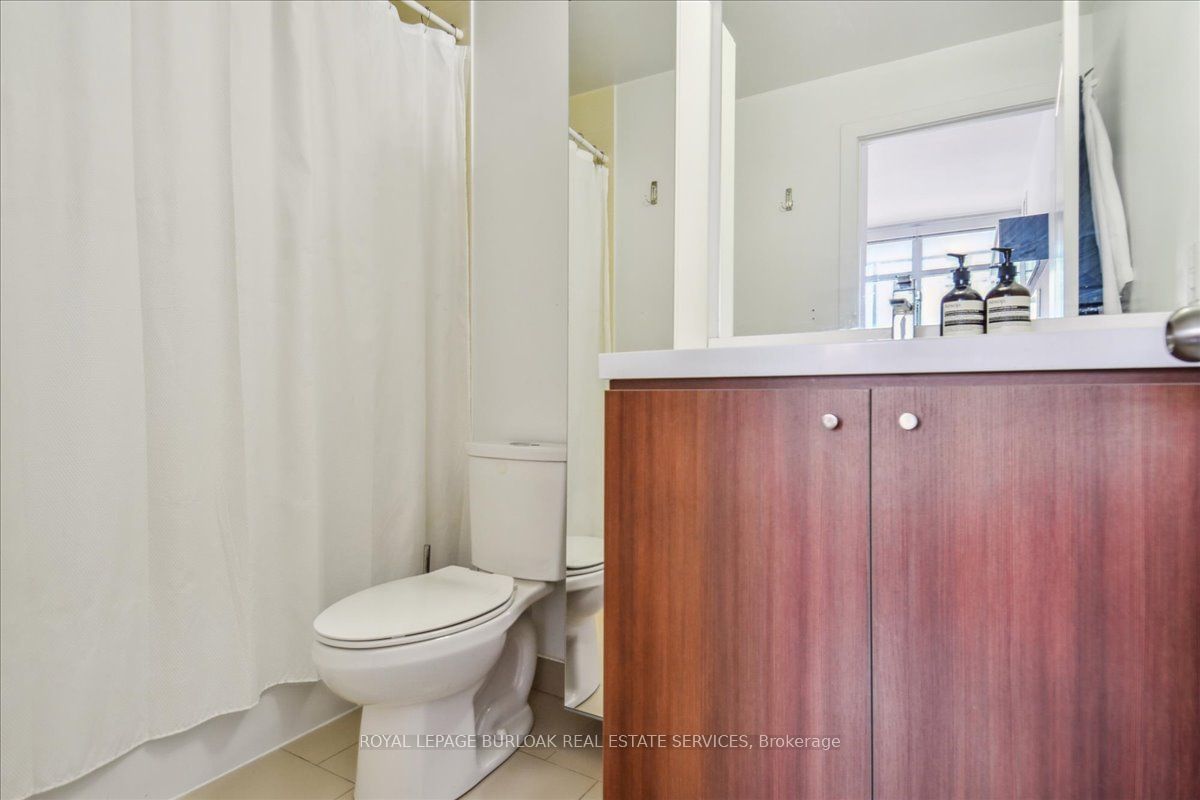 105 George St, unit 1011 for rent - image #27